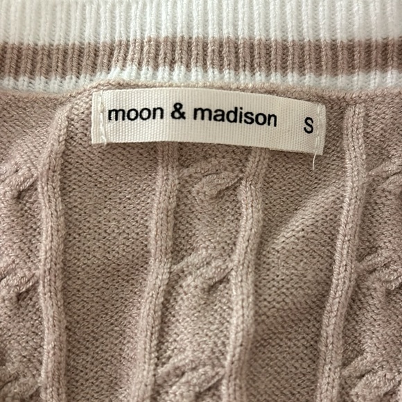 moon & madison Cropped Sweater Vest || Juniors Size Small - Picture 3 of 4